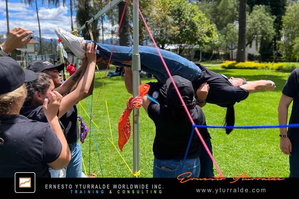 Outdoor Training | Dinámicas de cuerdas para reforzar la confianza grupal